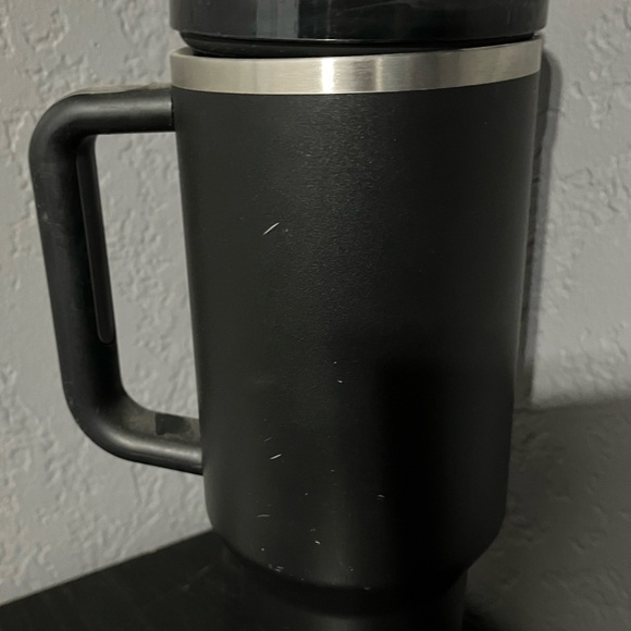 Black 40oz Stanley, some scratches. Black straw included - Picture 2 of 3